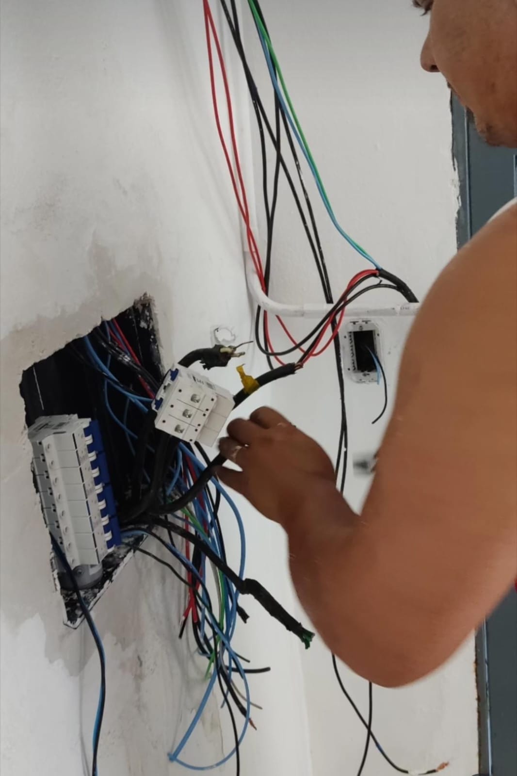 Manutenção elétrica residencial em Porto Alegre